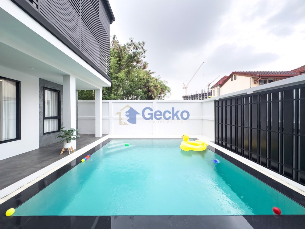 6 Bedrooms House  South Pattaya H012412 (Photo 2)