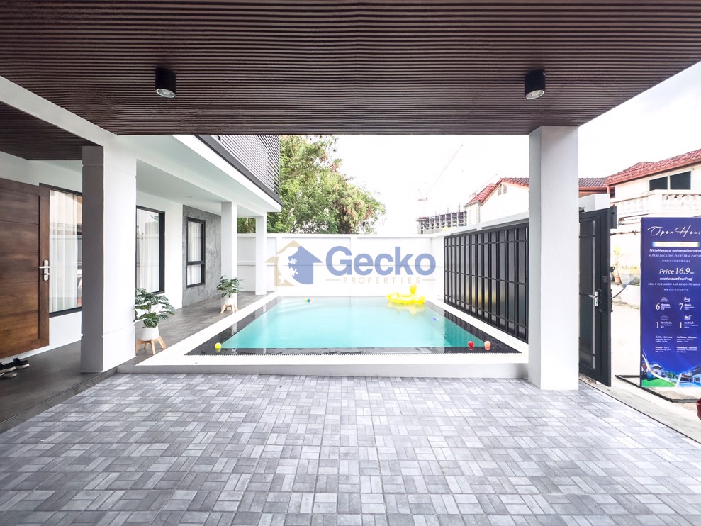 6 Bedrooms House  South Pattaya H012412 (Photo 3)