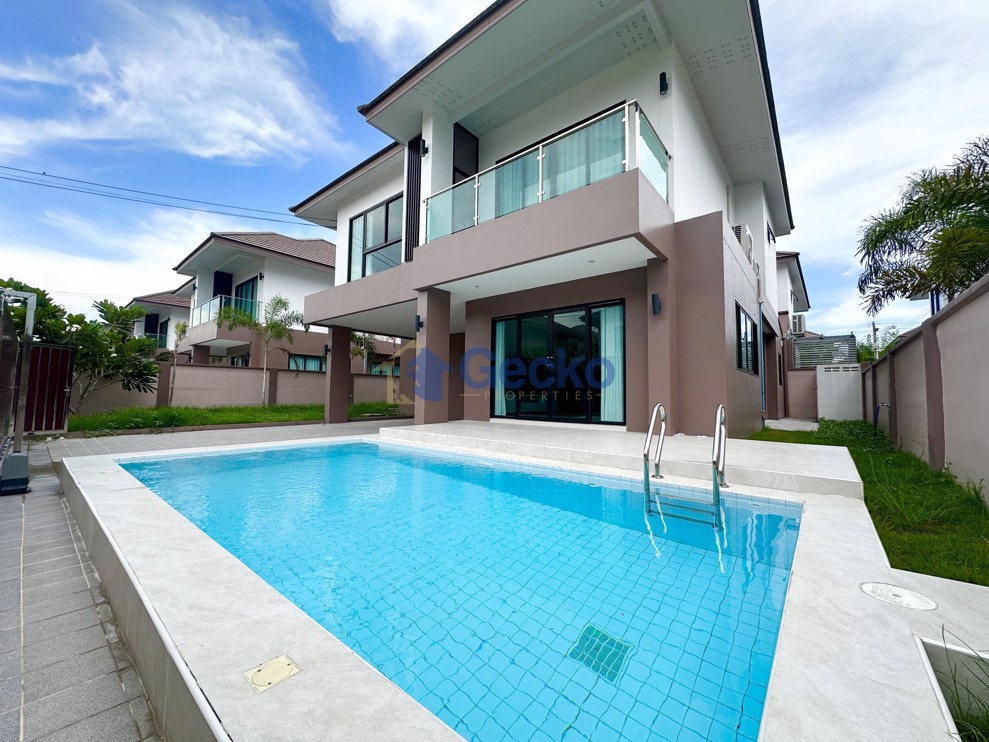 4 Bedrooms House in The Lake  Huay Yai H012414 (Cover Photo)