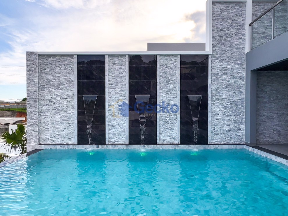 5 Bedrooms House in Siam Royal View Lakeside  Pattaya H012429 (Photo 1)
