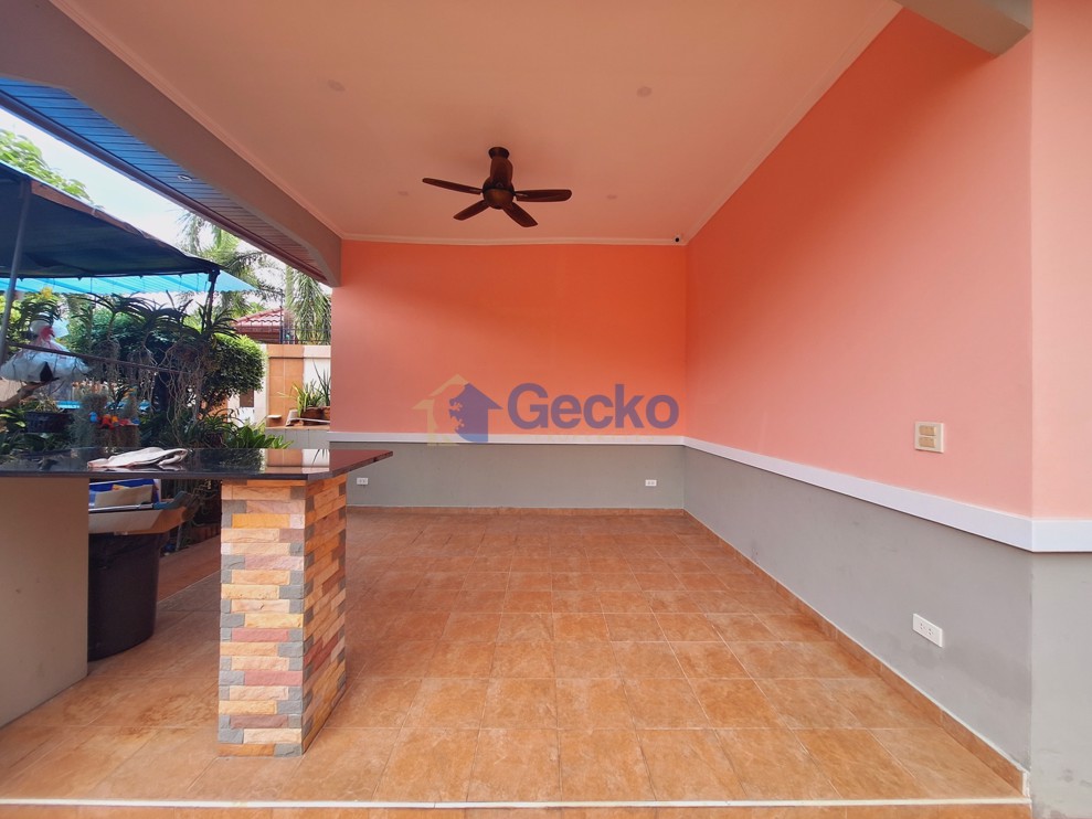 3 Bedrooms House  East Pattaya H012434 (Photo 4)