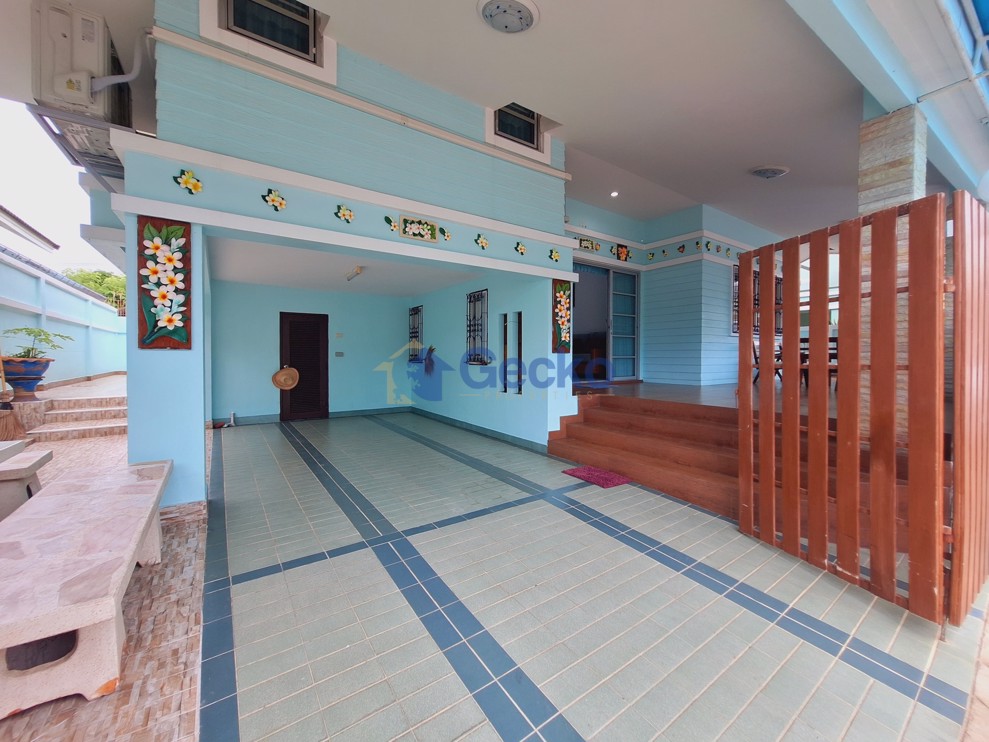 3 Bedrooms House in Baan Chalita  Na Kluea H012436 (Photo 3)