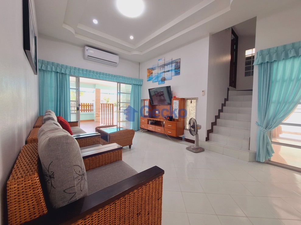 3 Bedrooms House in Baan Chalita  Na Kluea H012436 (Photo 4)
