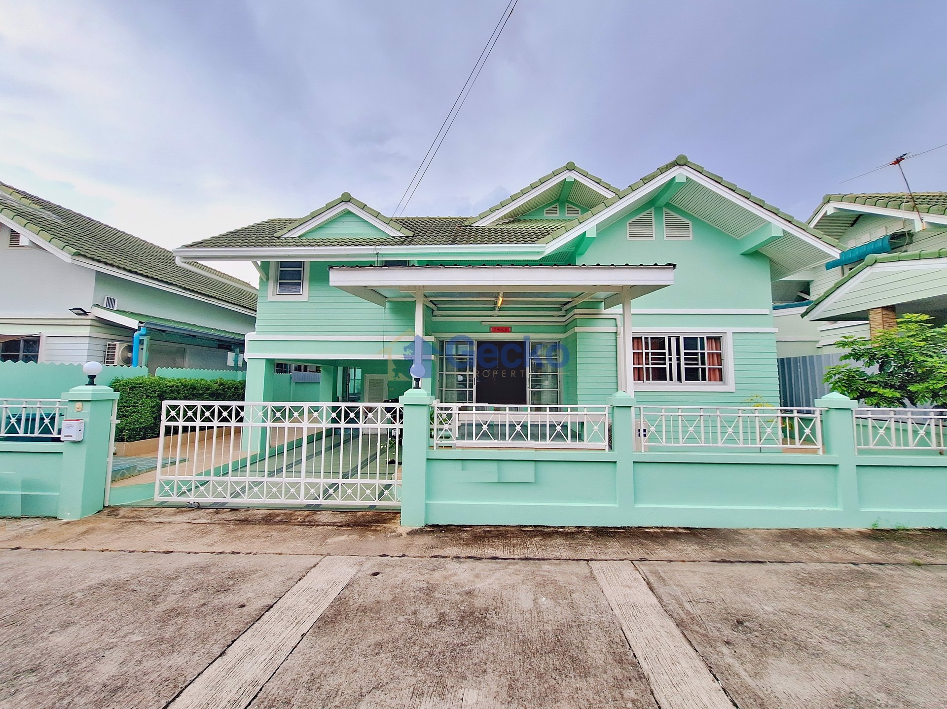 3 Bedrooms House in Baan Chalita  Na Kluea H012437