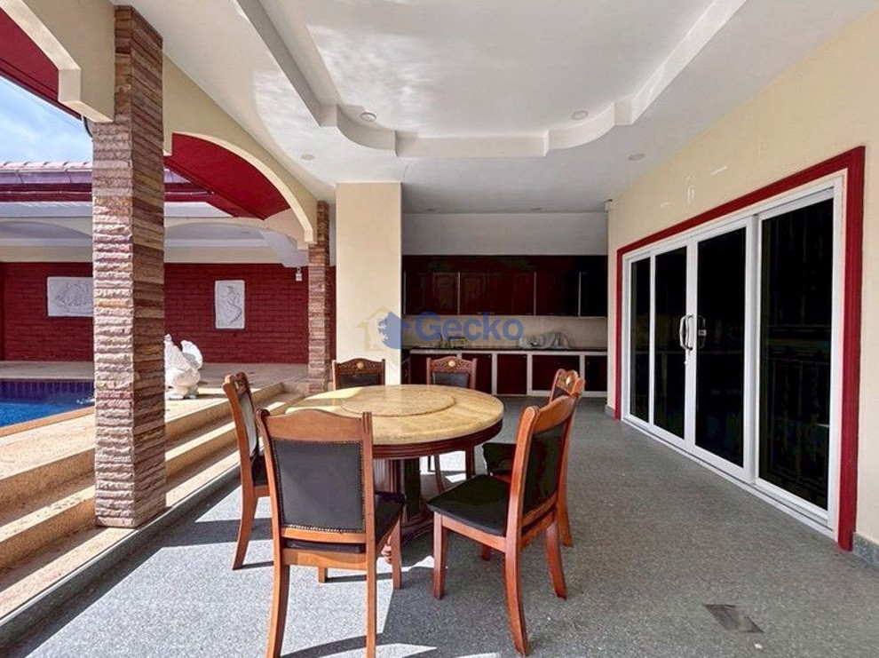 4 Bedrooms House in Eakmongkol 4  East Pattaya H012444 (Photo 2)
