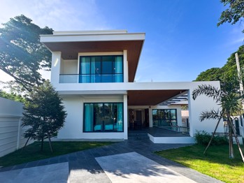 4 Bedrooms House  East Pattaya H012458