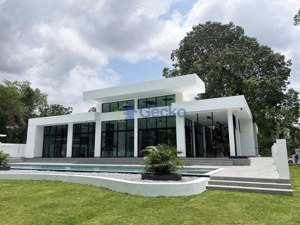4 Bedrooms House in Phoenix Gold Golf & Country Club  Huay Yai H012468 (Photo 3)