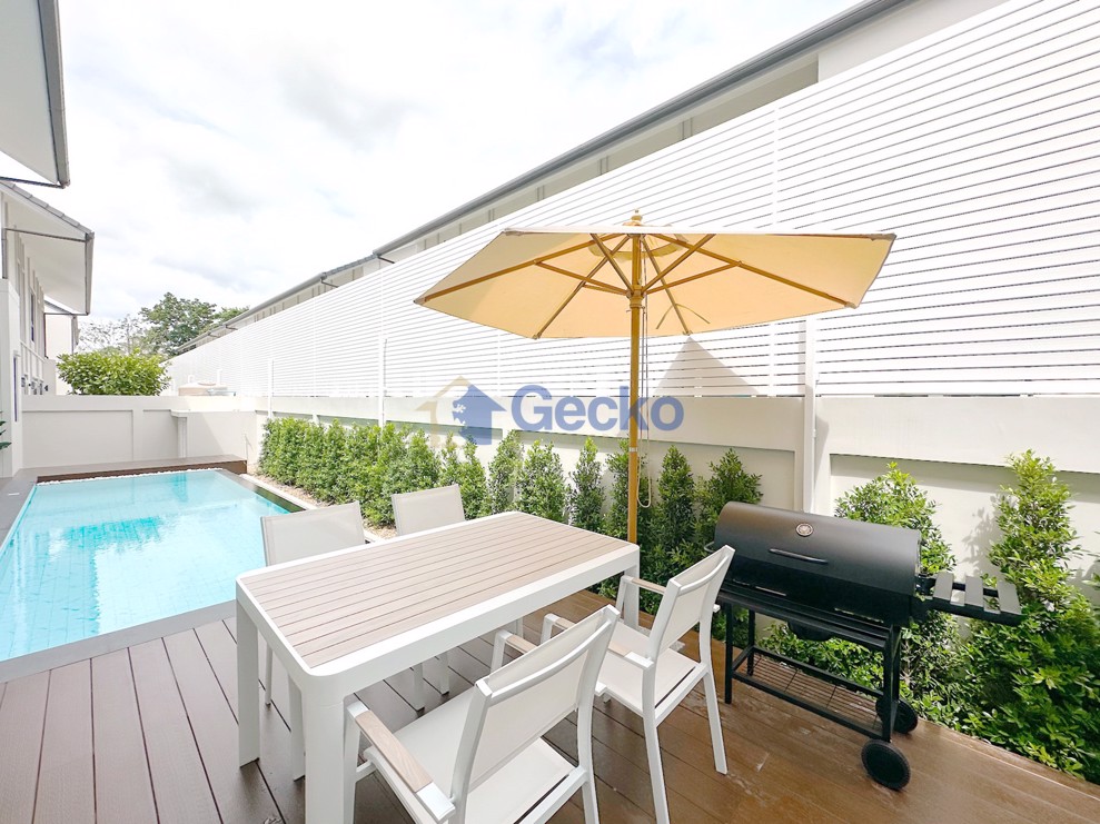 4 Bedrooms House in The Lavish  North Pattaya H012472 (Photo 3)
