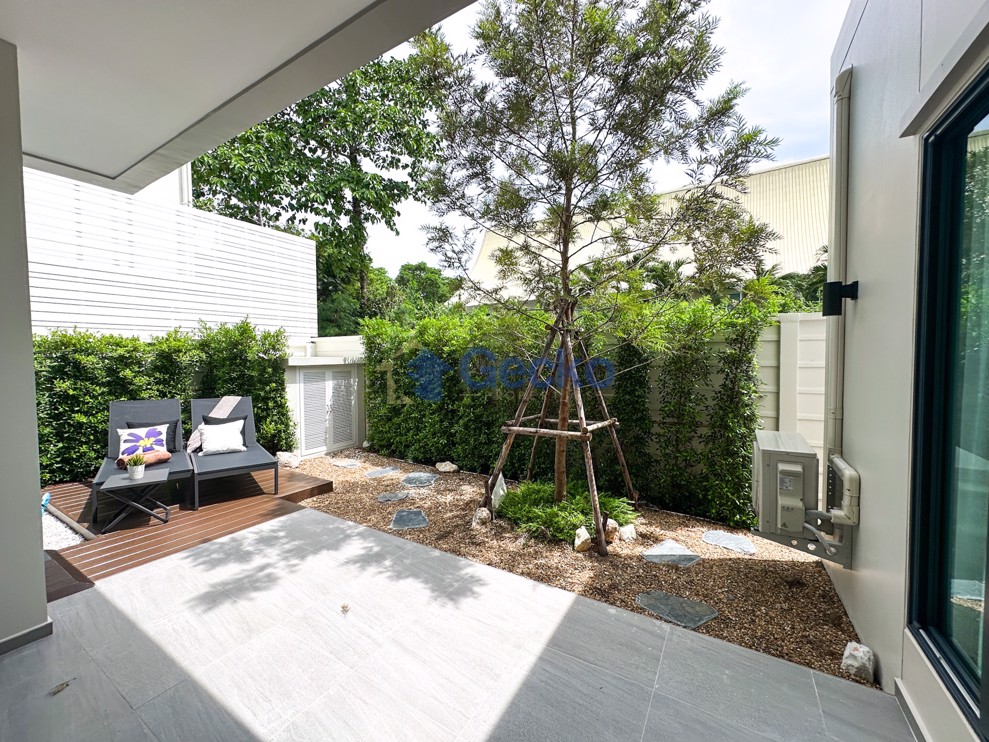 4 Bedrooms House in The Lavish  North Pattaya H012476 (Photo 3)
