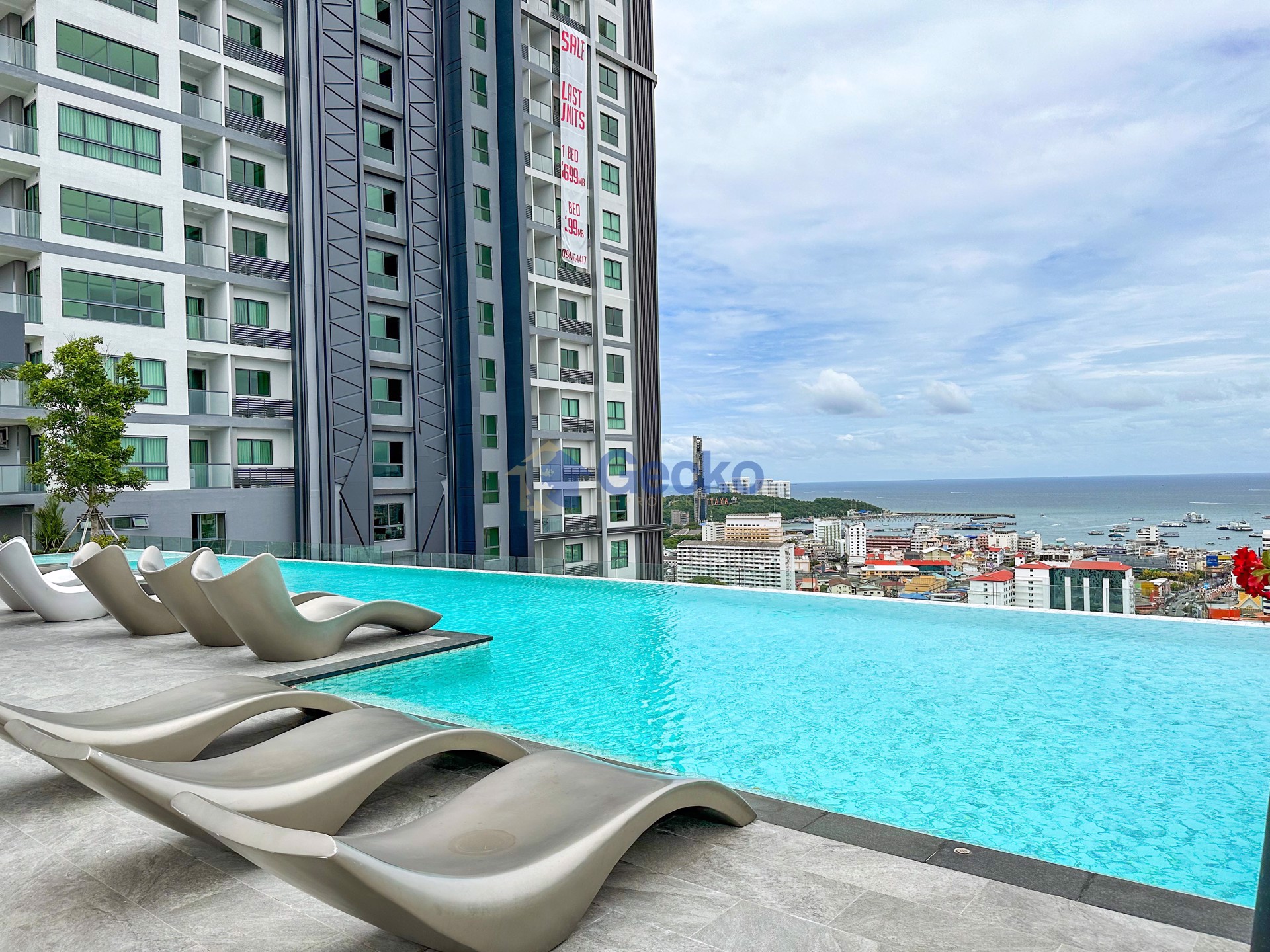 1 Bedroom Condo in Arcadia Millennium Tower South Pattaya C012478