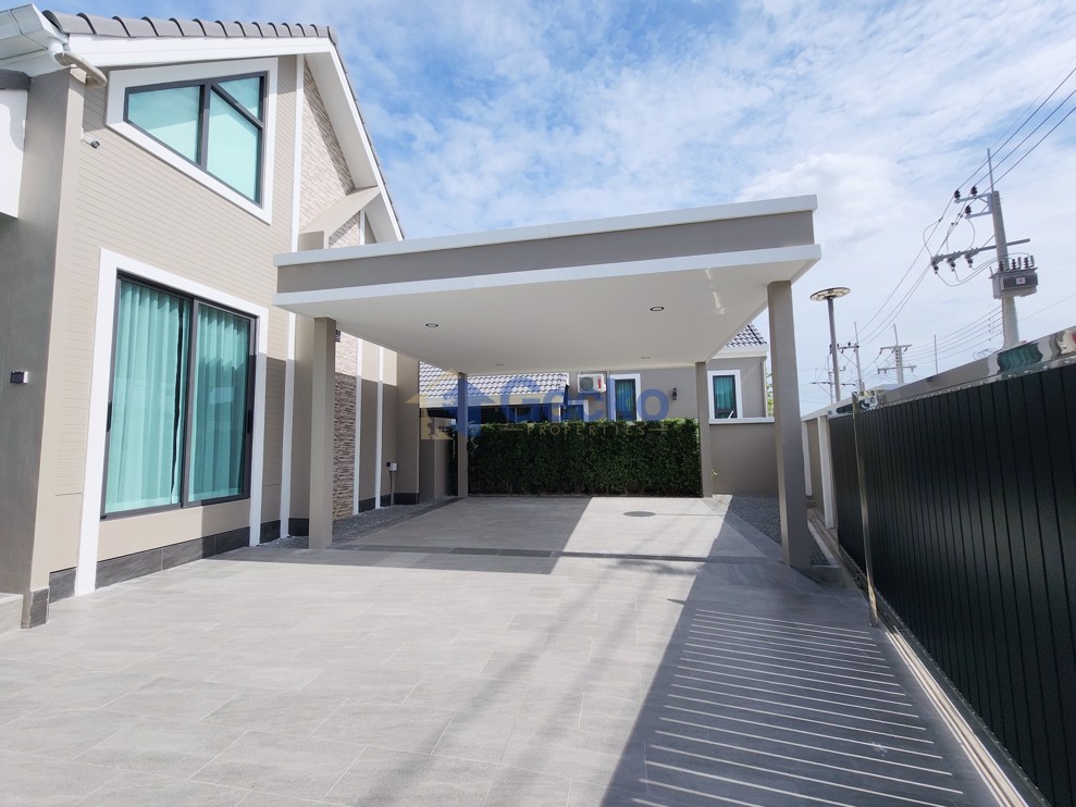 4 Bedrooms House  East Pattaya H012480 (Photo 2)