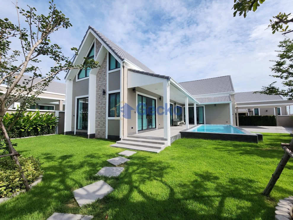 4 Bedrooms House  East Pattaya H012480 (Photo 4)