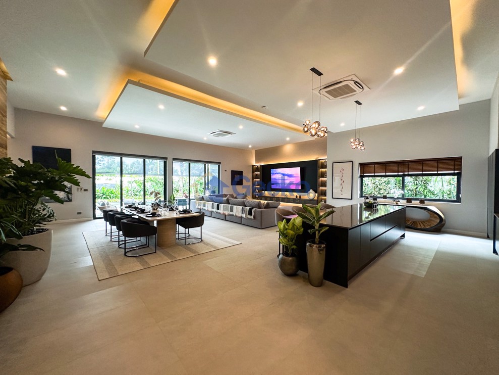 5 ห้องนอน บ้าน in Sonora Residence  พัทยาตะวันออก H012475 (Photo 3)