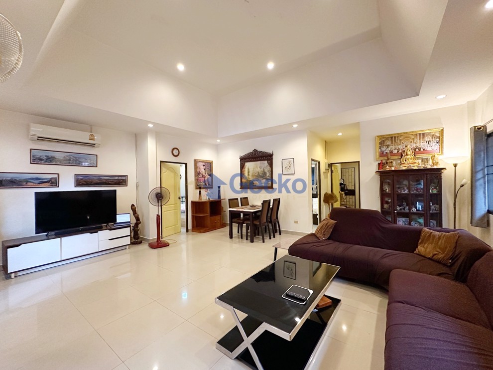 2 Bedrooms House in Eakmongkol 8  South Pattaya H012486 (Photo 2)