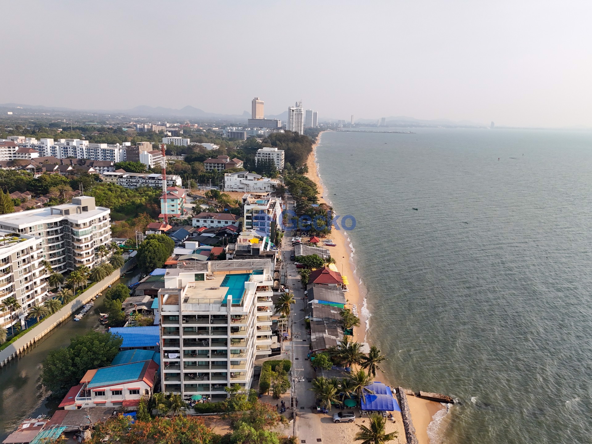 2 Bedrooms Condo in Waters Edge Na Jomtien C012469