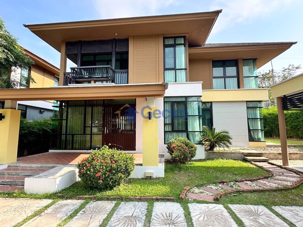 4 Bedrooms House in Horseshoe Point, The Village  East Pattaya H012496 (Cover Photo)