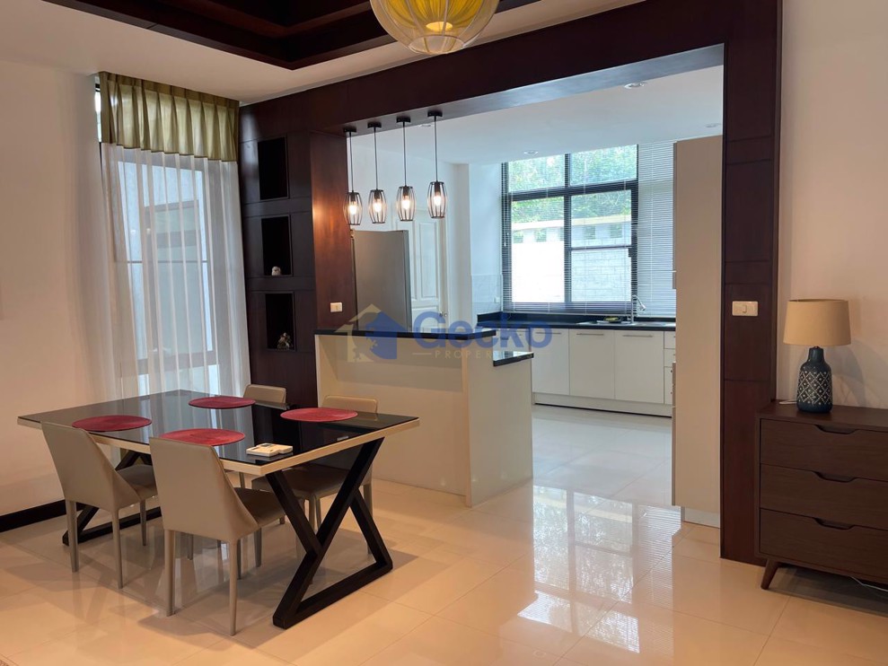 4 Bedrooms House in Horseshoe Point, The Village  East Pattaya H012496 (Photo 4)