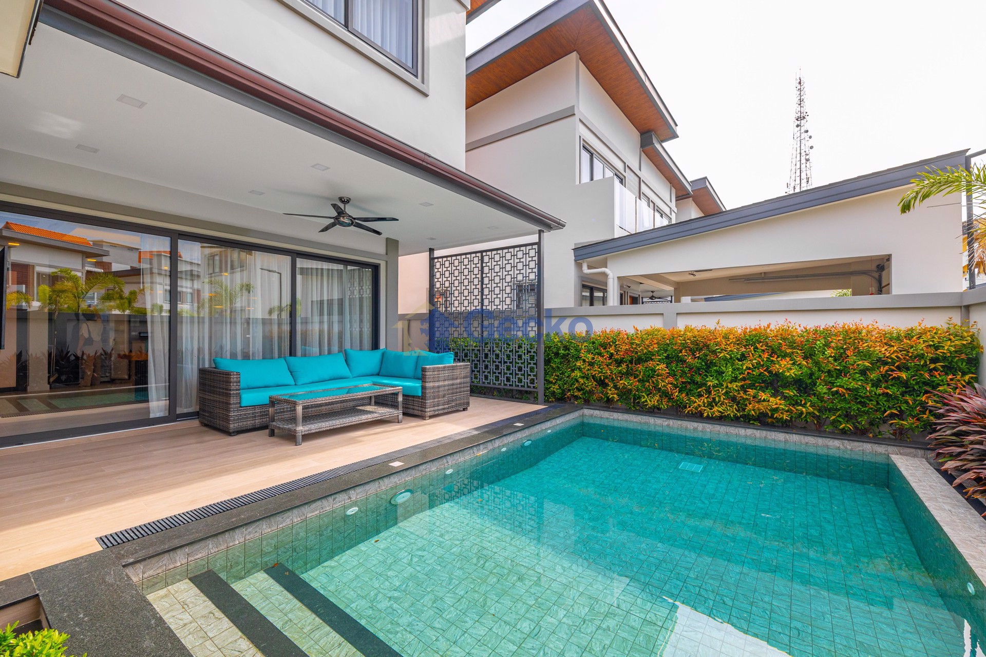3 Bedrooms House in Zensiri Midtown Villas  Central Pattaya H012497