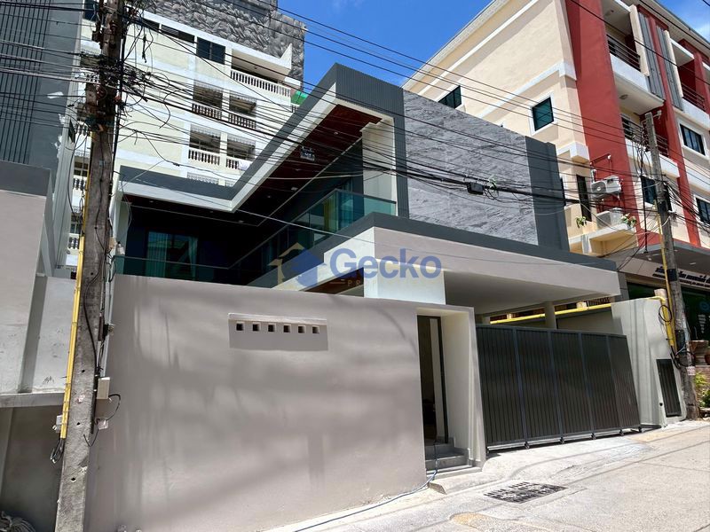 4 Bedrooms House  South Pattaya H011865