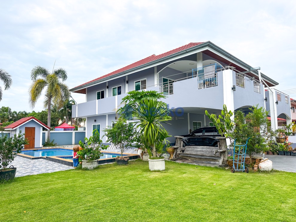 5 Bedrooms House  Bang Saray H012503 (Photo 2)