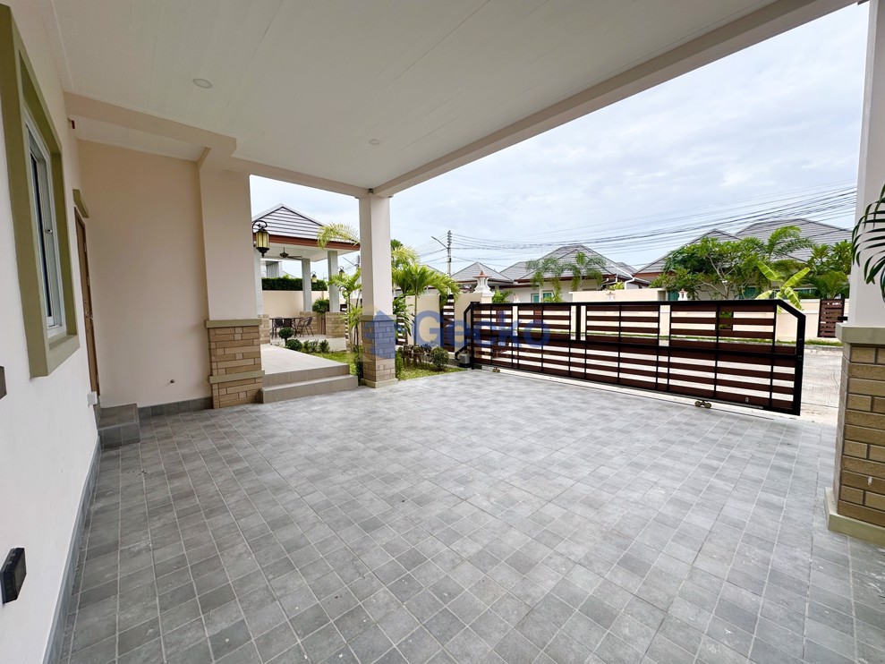 4 Bedrooms House in Baan Dusit Garden  Huay Yai H012518 (Photo 2)
