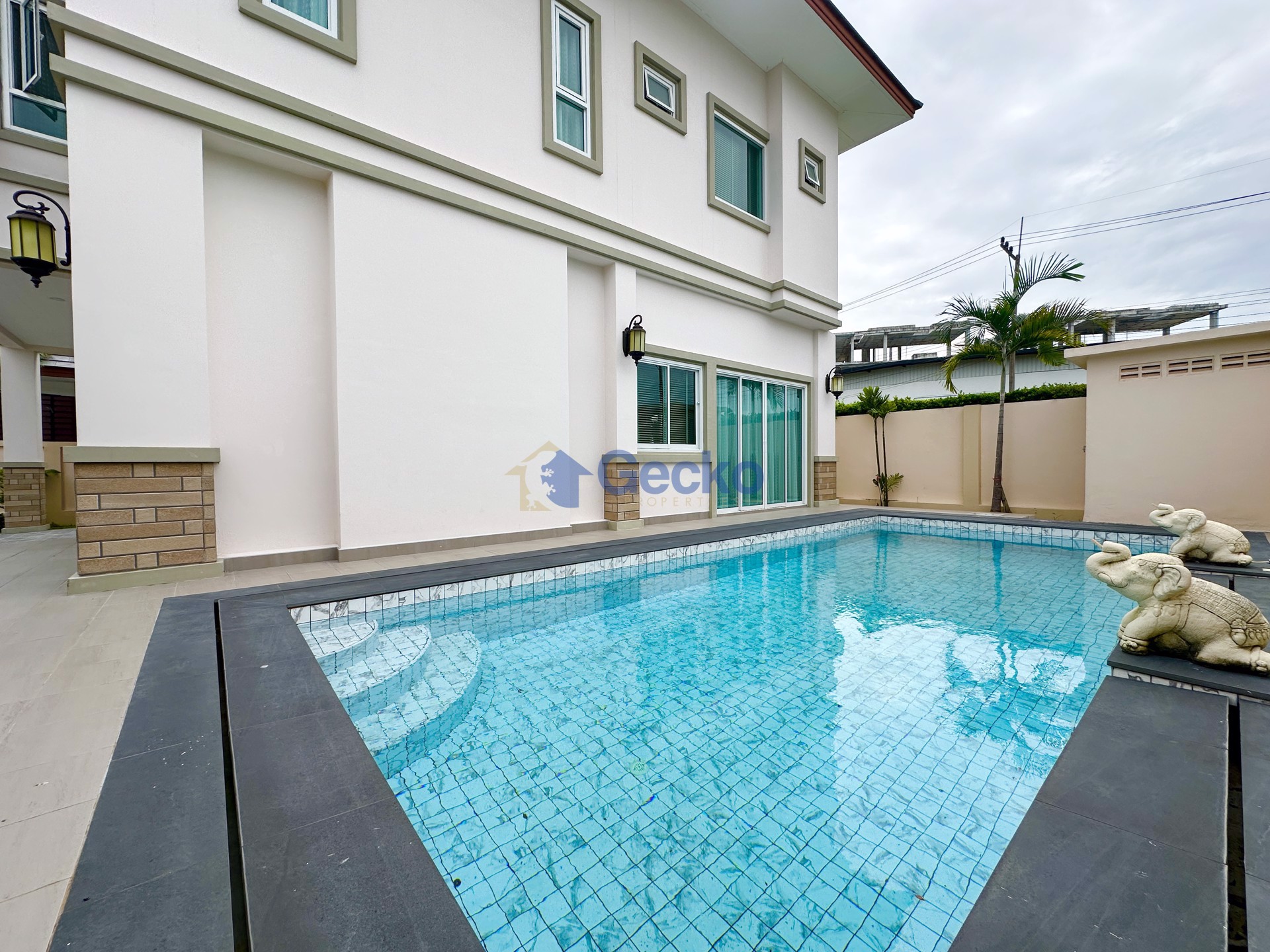 4 Bedrooms House in Baan Dusit Garden  Huay Yai H012518