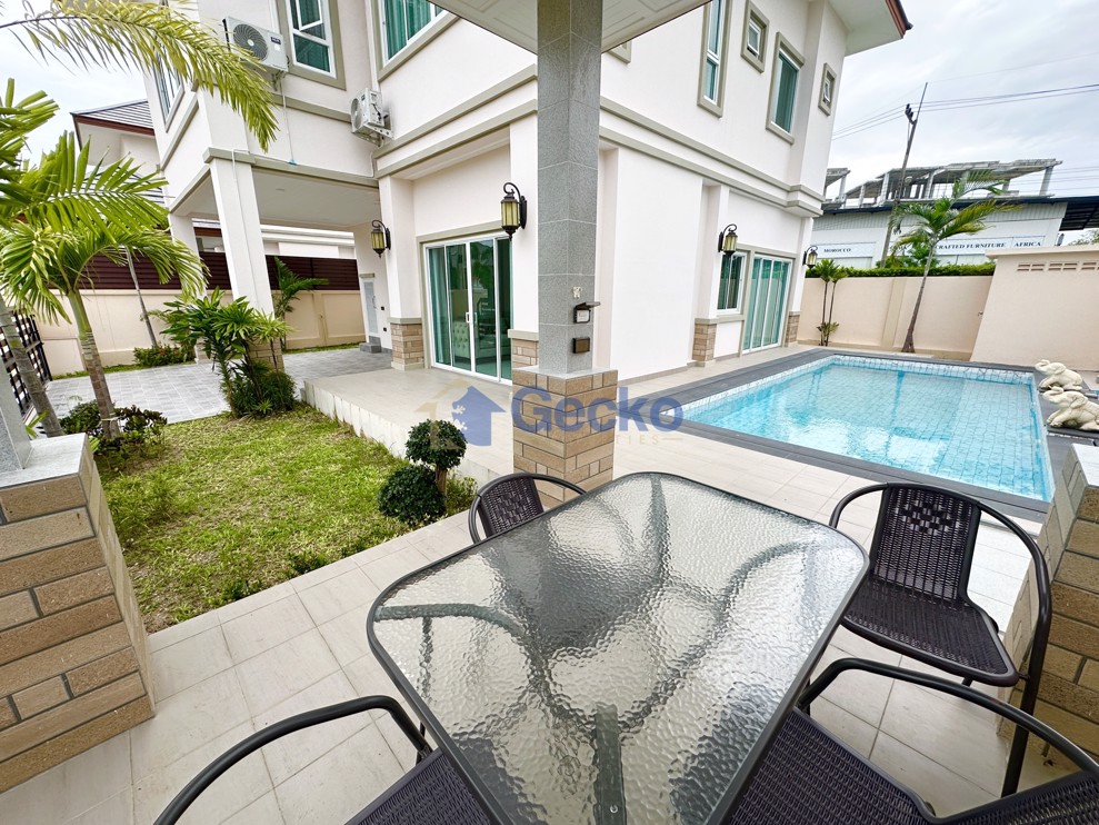 4 Bedrooms House in Baan Dusit Garden  Huay Yai H012518 (Photo 4)