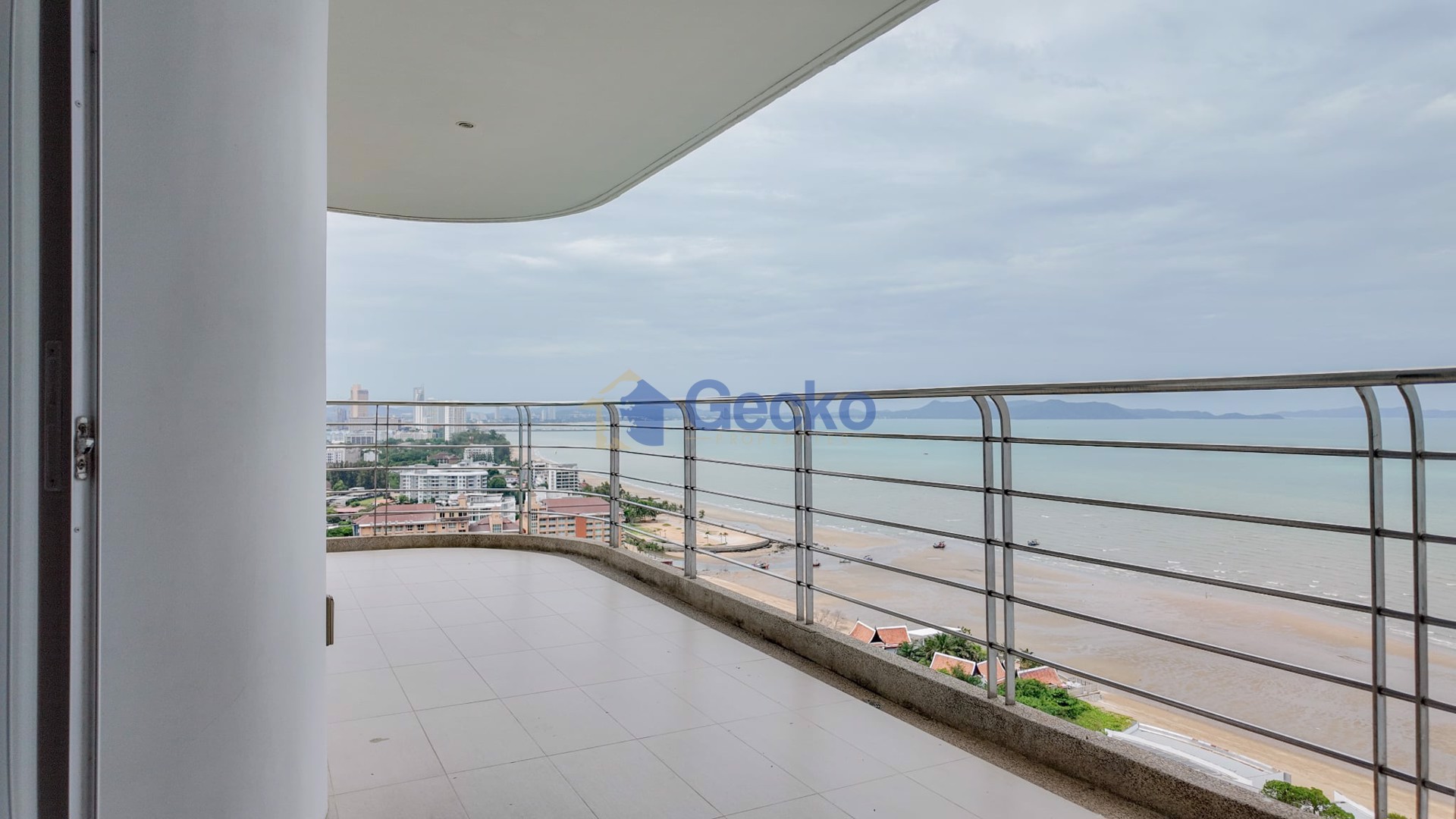 2 Bedrooms Condo in The Residences at Dream Pattaya Na Jomtien C012519