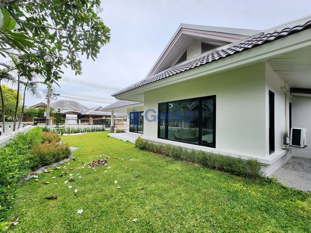 3 Bedrooms House in European Thai House Village  East Pattaya H012527 (Photo 2)