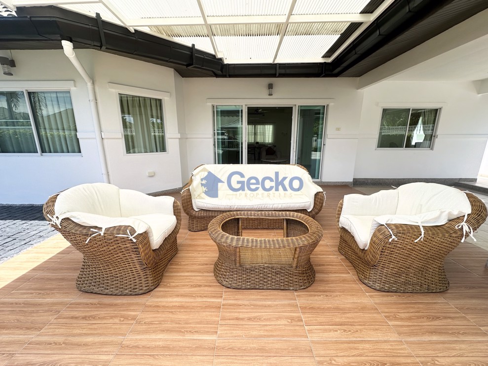 3 Bedrooms House in Green Field Villa 3  East Pattaya H012529 (Photo 1)