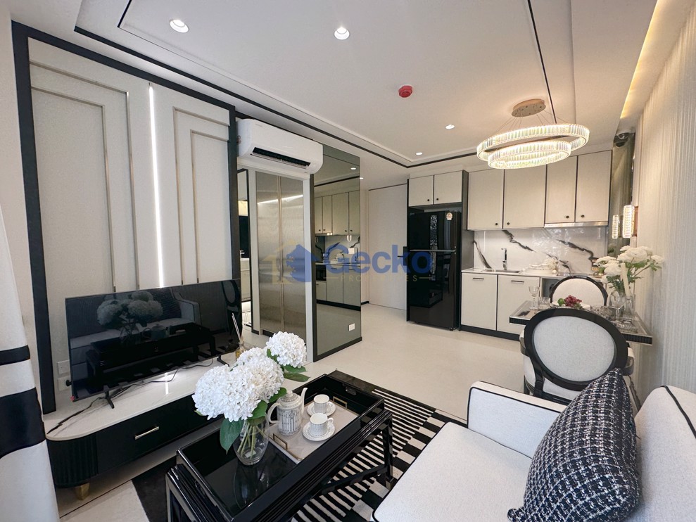1 Bedroom Condo in Embassy Life Jomtien C012542 (Photo 2)