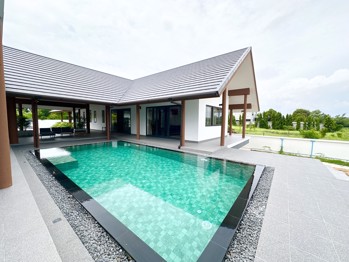 5 Bedrooms House  East Pattaya H012550