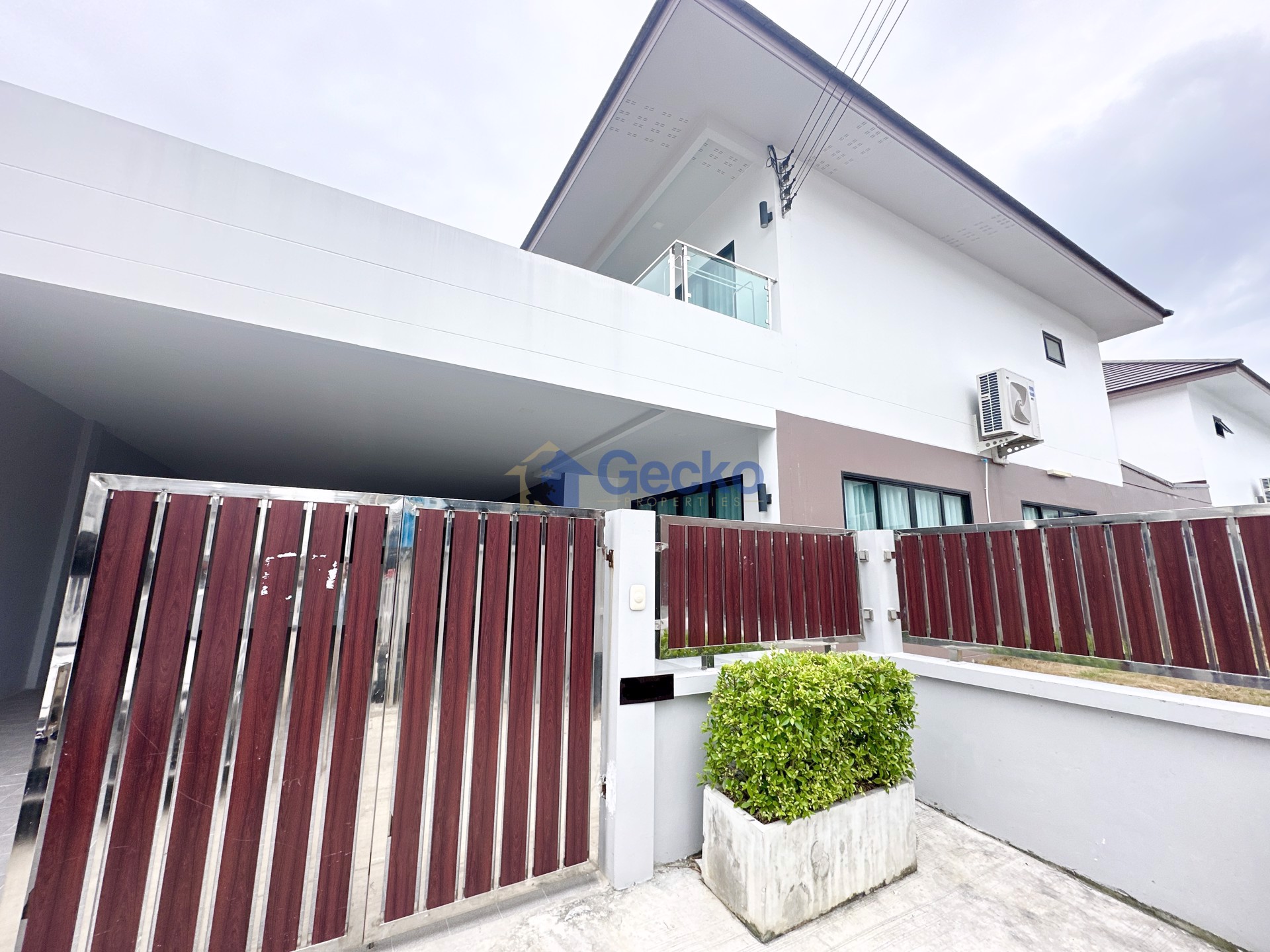 6 Bedrooms House in Chokchai village 9  East Pattaya H012551
