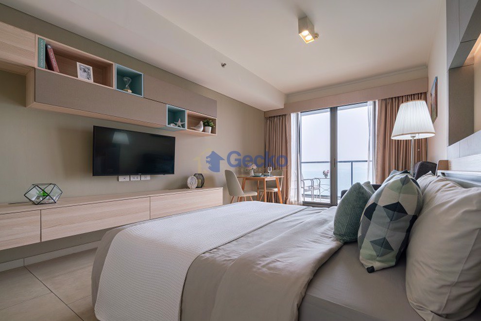 Studio Condo in The Zire Wongamat C009070 (Photo 1)