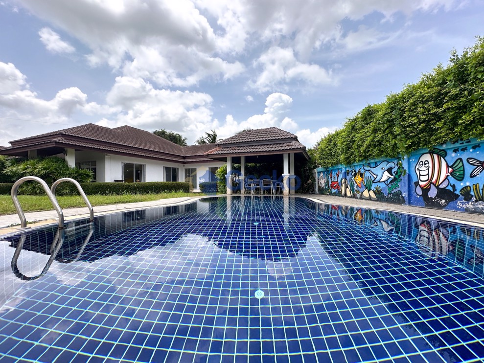 3 Bedrooms House in Unique Villas  Na Jomtien H012558 (Photo 2)