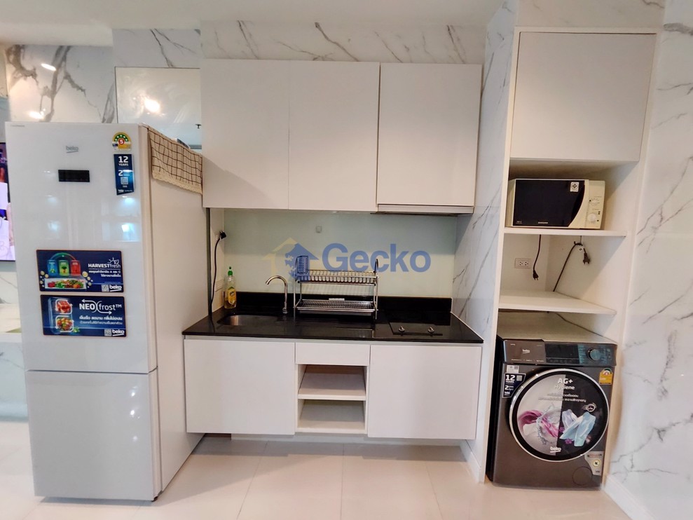 1 Bedroom Condo in View Talay 6 Central Pattaya C011766 (Photo 3)