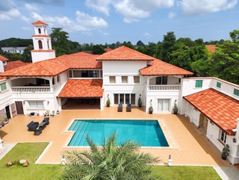 6 Bedrooms House  East Pattaya H012576