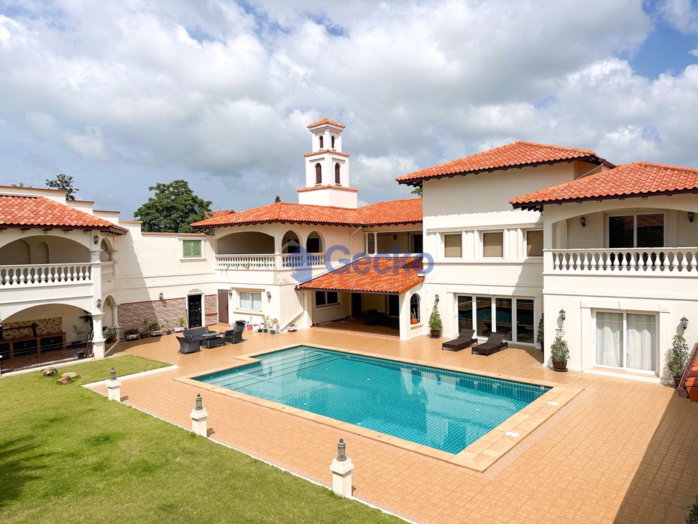 6 Bedrooms House  East Pattaya H012576 (Photo 2)