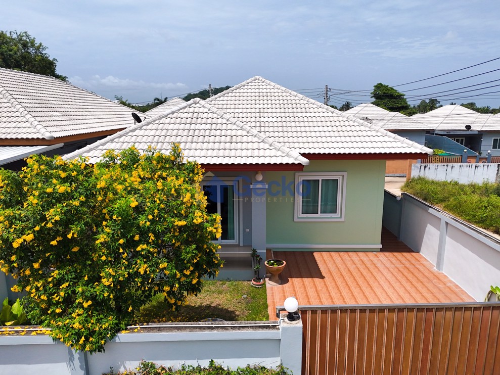 3 Bedrooms House  East Pattaya H012577 (Cover Photo)