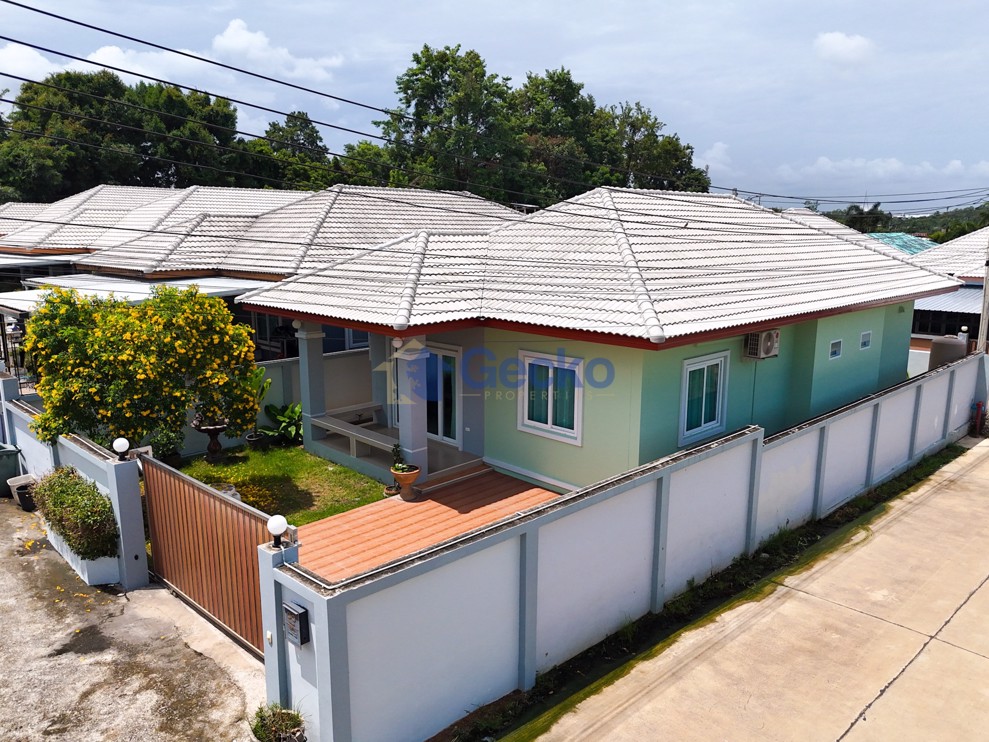 3 Bedrooms House  East Pattaya H012577 (Photo 1)