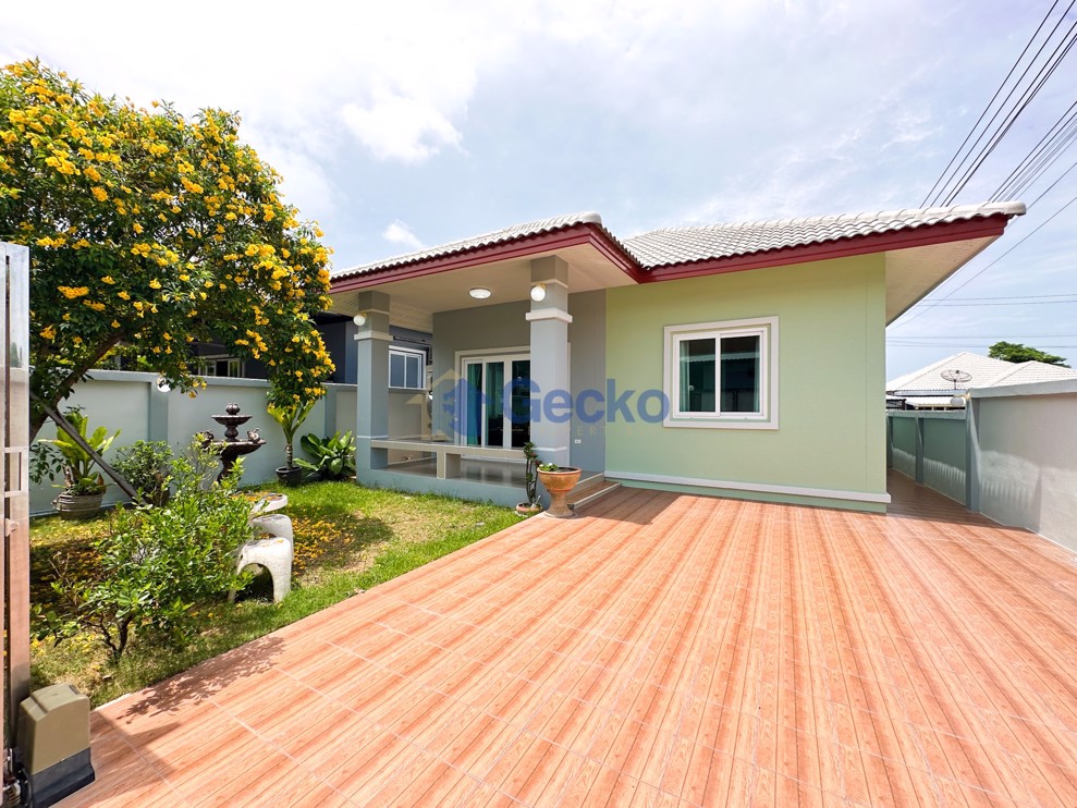 3 Bedrooms House  East Pattaya H012577 (Photo 2)