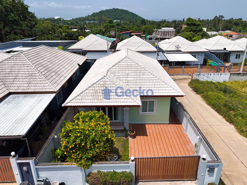 3 Bedrooms House  East Pattaya H012577 (Photo 4)