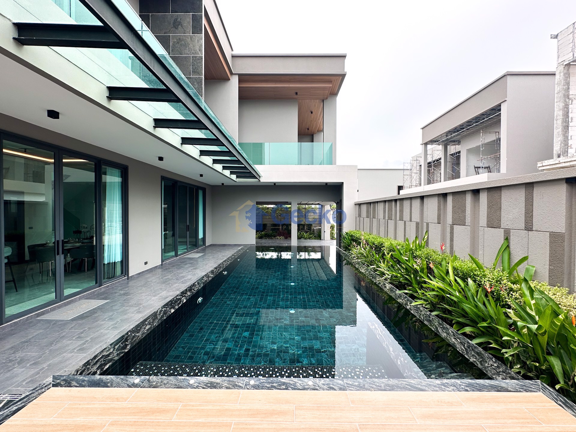 5 Bedrooms House in Arrowanyx  Huay Yai H010807