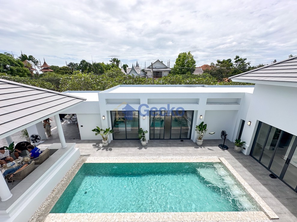5 Bedrooms House in Paradise Villa 3  East Pattaya H012593 (Photo 1)