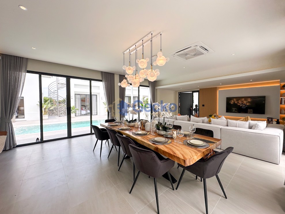 5 Bedrooms House in Paradise Villa 3  East Pattaya H012593 (Photo 4)