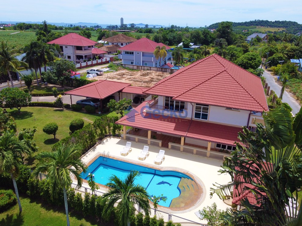 4 Bedrooms House  Bang Saray H012595 (Photo 1)