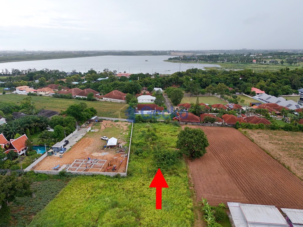Land available in East Pattaya L010118 (Cover Photo)