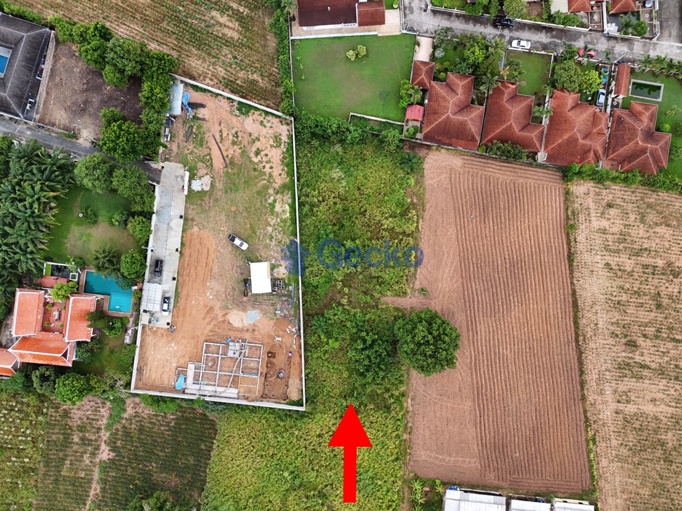 Land available in East Pattaya L010118 (Photo 2)