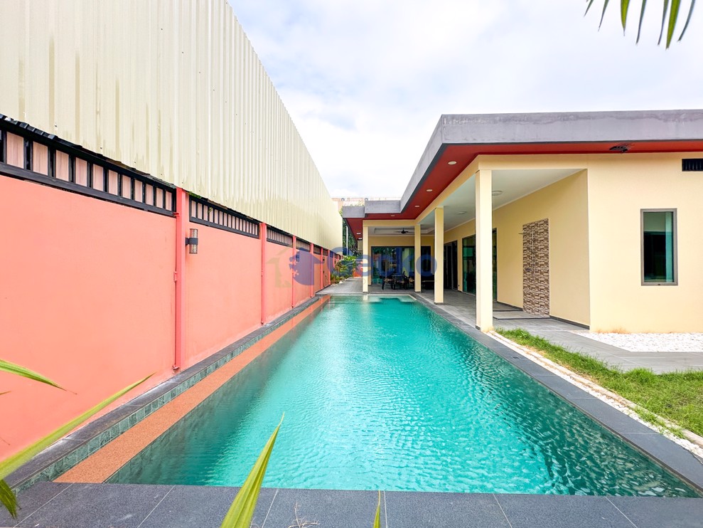5 Bedrooms House  East Pattaya H012605 (Photo 3)