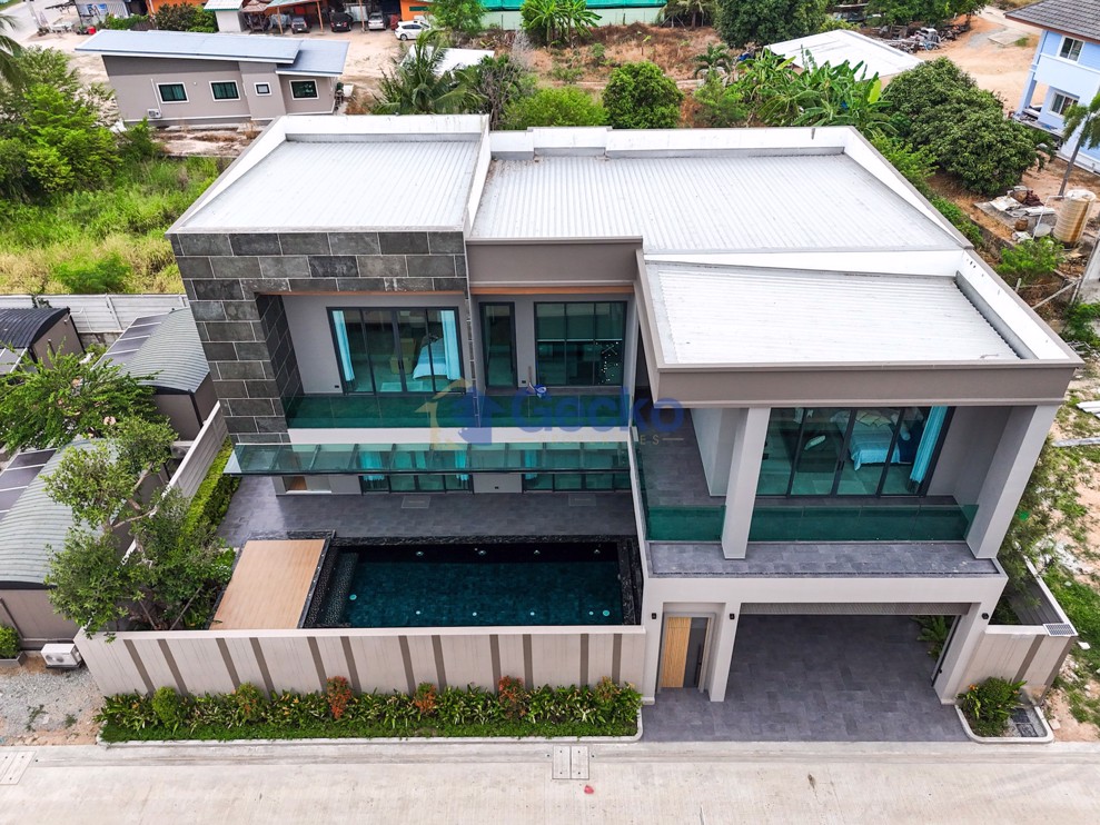 Arowanyx Baanmae Villa 8 (Cover Photo)